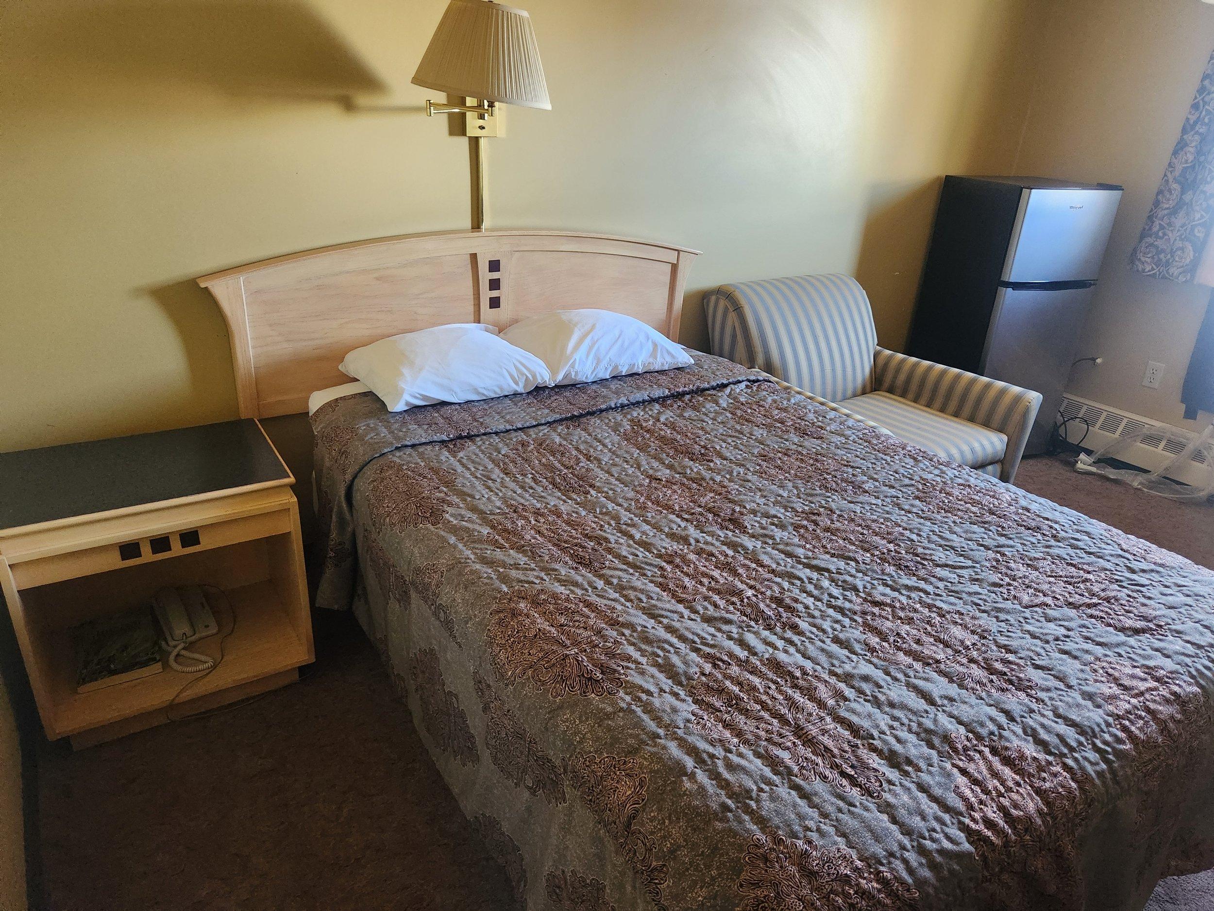 Hardisty Motel Экстерьер фото